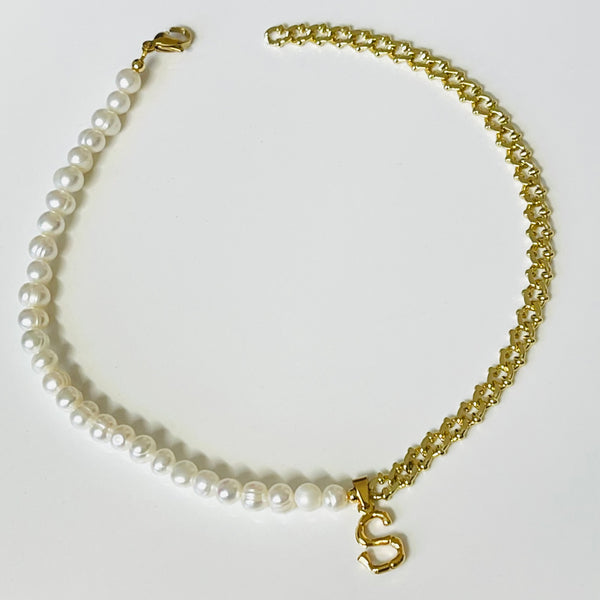 PEARL & CHAIN Initial Necklace